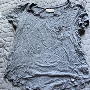 Hollister grey t shirt